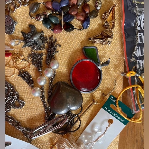 ☎️☎️ LAST CHANCE ☎️☎️ Jewelry Expo this and that! Vintage pieces. - Picture 12 of 17